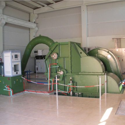 Pelton hydro turbine